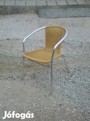 Eladó szék szép állapotban!