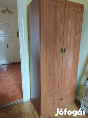 Eladó szekrény