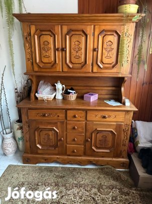 Eladó szekrény