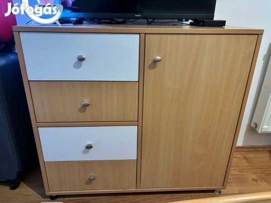 Eladó szekrény