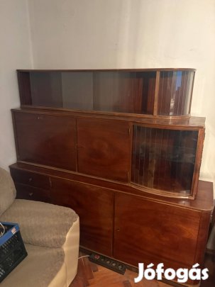 Eladó szekrény