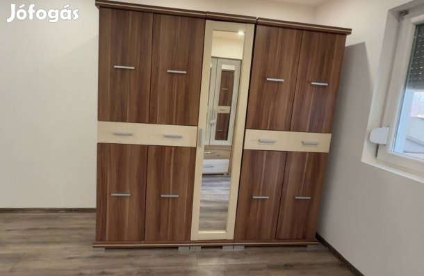 Eladó szekrény 