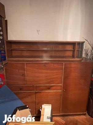 Eladó szekrénysor