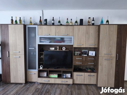 Eladó szekrénysor 4 m*2m
