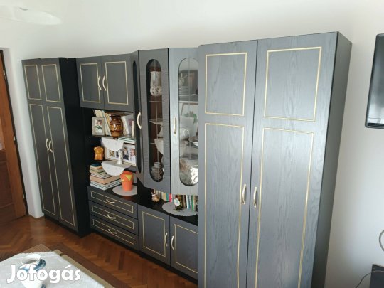 Eladó szekrénysor