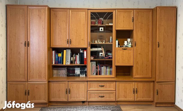 Eladó szekrénysor