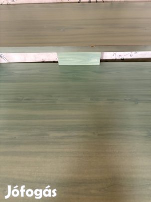 Eladó szép állapotú íróasztal - praktikus, fiókos kialakítás