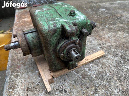Eladó szöghajtás hajtómű irányváltóval
