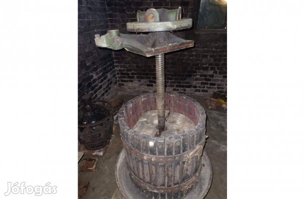 Eladó szőlőprés