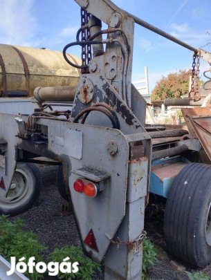 Eladó szőlőszállító + 3 konténer