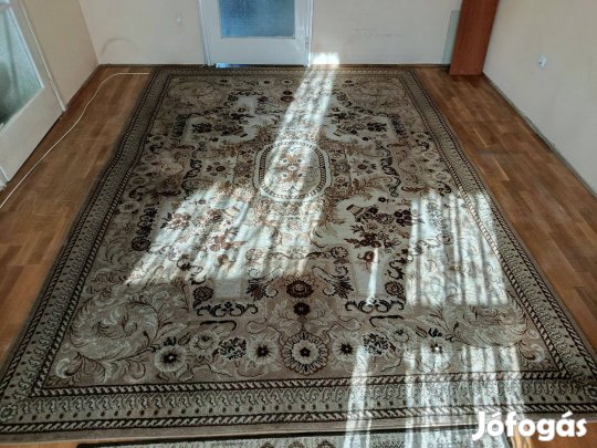 Eladó szőnyeg szett