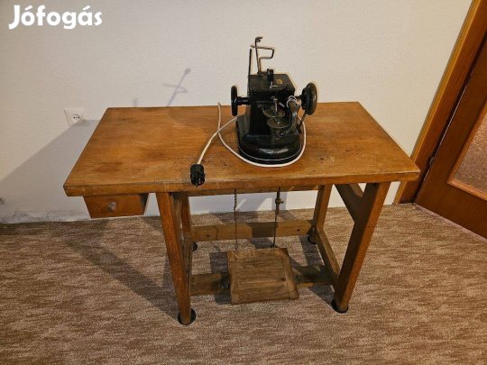 Eladó szűcsvarrógép