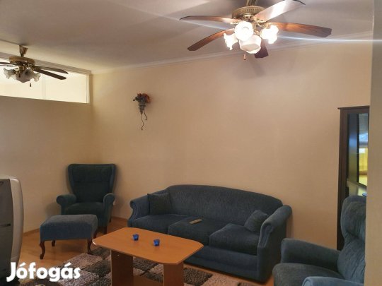 Eladó tágas panel lakás Újpest Központban