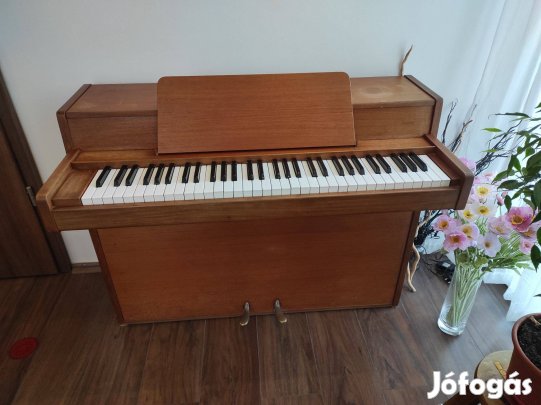 Eladó tanuló zongora
