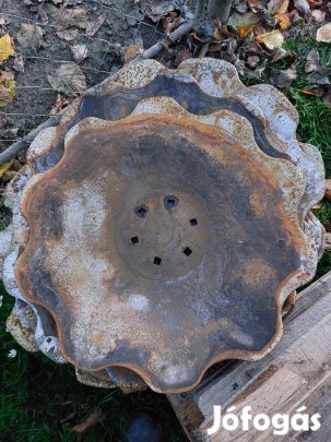 Eladó tárcsalapok.