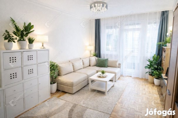 Eladó társasházi lakás