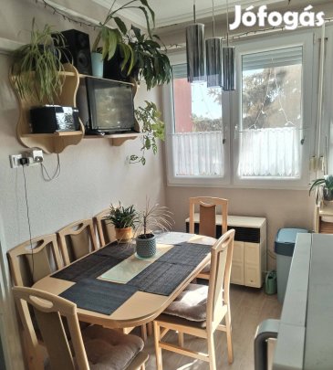 Eladó társasházi lakás Füzesgyarmaton