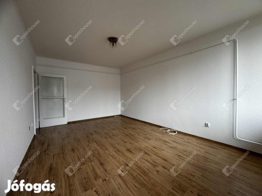 Eladó társasházi lakás Maroshegyen!