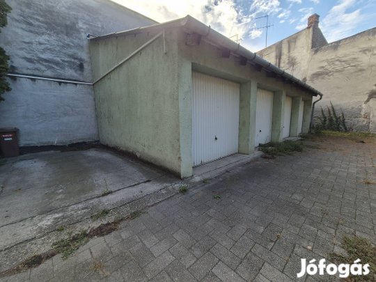 Eladó tégla garázs Szegeden