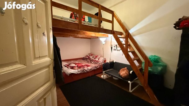 Eladó tégla lakás