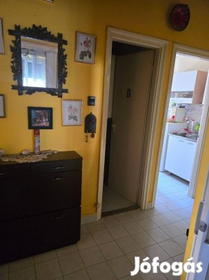 Eladó tégla lakás Szentlőrincen