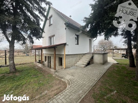 Eladó téglaépítésű ház Kecskemét Műkertváros részében!