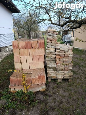 Eladó téglák