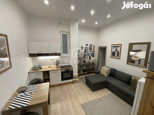 Eladó téglalakás Budapest VIII. kerület, Baross utca