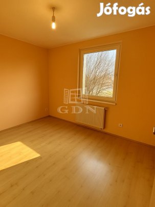 Eladó téglalakás Százhalombatta, Mattakert