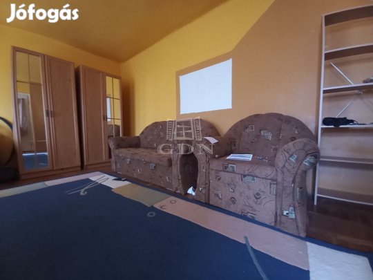 Eladó téglalakás Tiszakeszi, Posta utca