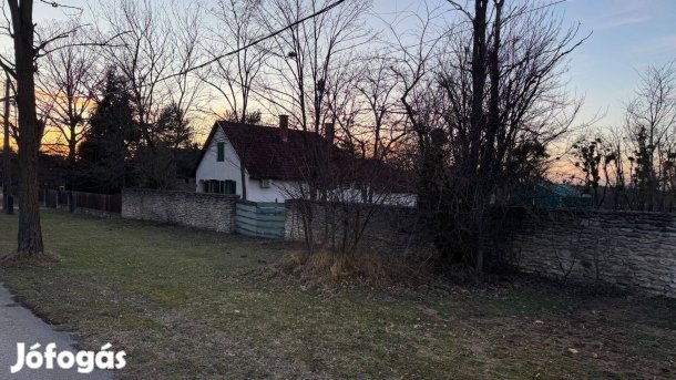 Eladó telek Fenyőfőn