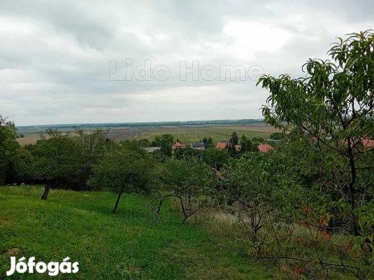 Eladó telek Győrújbaráton