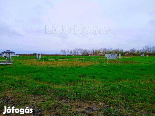 Eladó telek Jánossomorján
