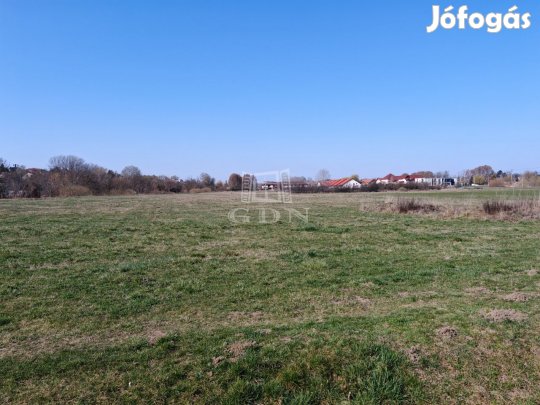 Eladó telek Pécel, Pécel, Külterület