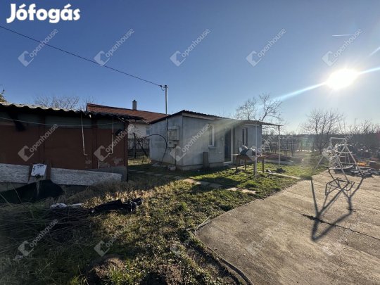 Eladó telek Székesfehérvár zártkerti részén