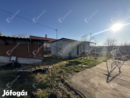 Eladó telek Székesfehérvár zártkerti részén