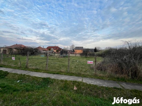 Eladó telek, Füzesabony telepi részén