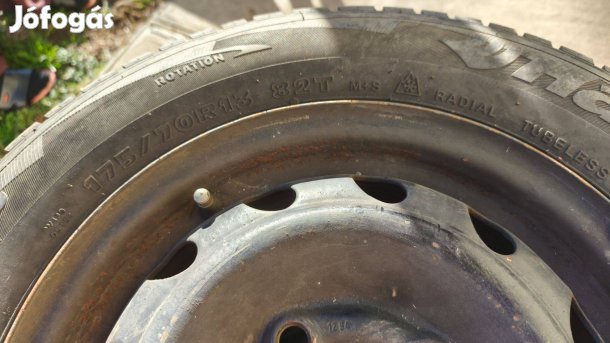 Eladó téligumik felnivel