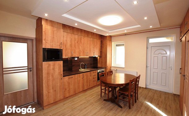 Eladó teljeskörűen felújított, 78 m-es, nappali + 2 szobás lakás!