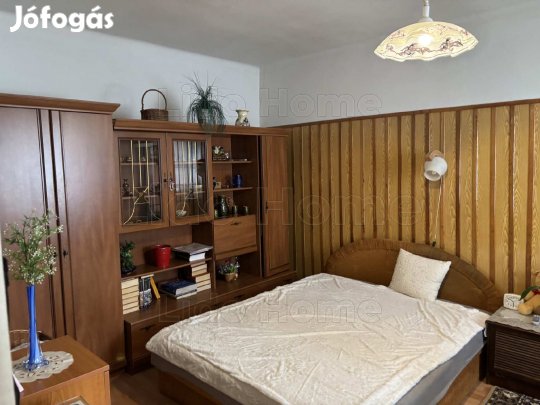 Eladó tényői családi ház