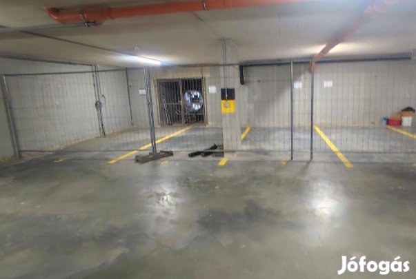 Eladó teremgarázsok Komáromban a fürdő mellett