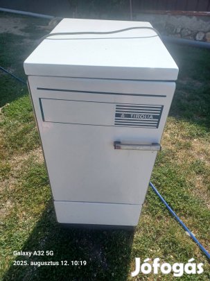 Eladó tirolia gáz olajos kályha 