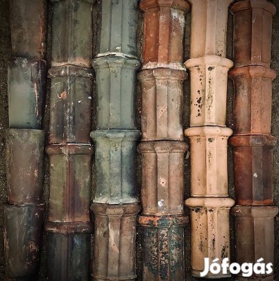 Eladó több féle antik kúpcserép a XV. kerületben