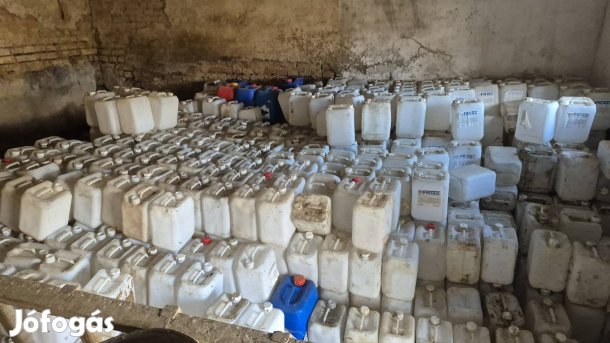 Eladó több száz db 10-20l műanyag kanna