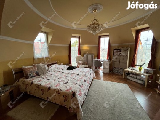 Eladó többgenerációs családi ház - nyaraló - panzió