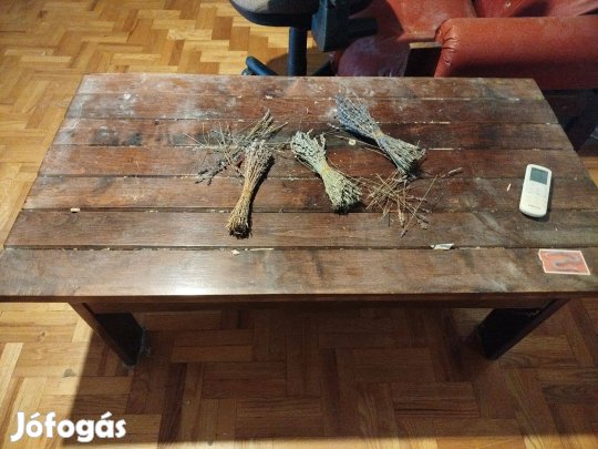 Eladó tömörfa asztal