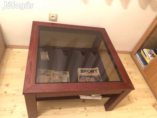 Eladó tömörfa üvegasztal