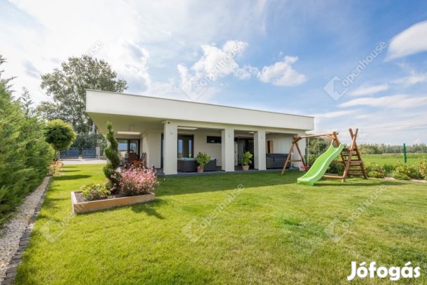 Eladó tóparti családi ház - Kiváló Airbnb befektetés