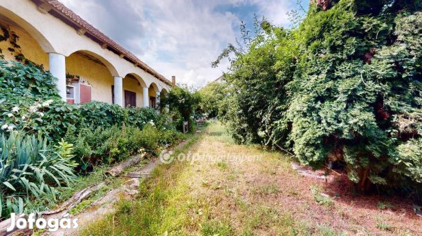 Eladó tornácos ház, Nagybarca