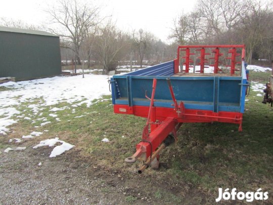 Eladó trágyaszóró kocsi 3.5 t